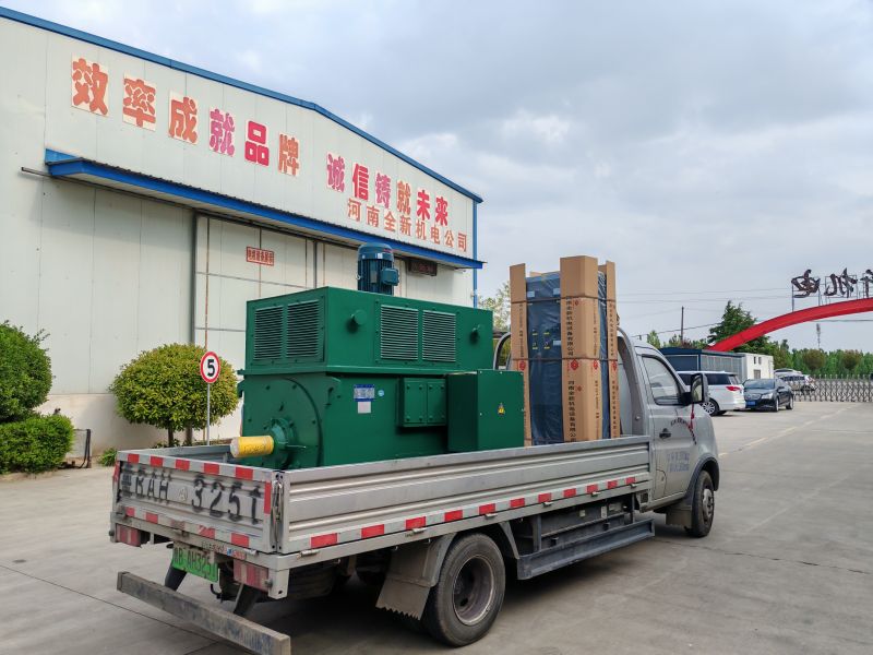 鉆井隊630kw-6變頻電機和800kw變頻柜裝車發貨